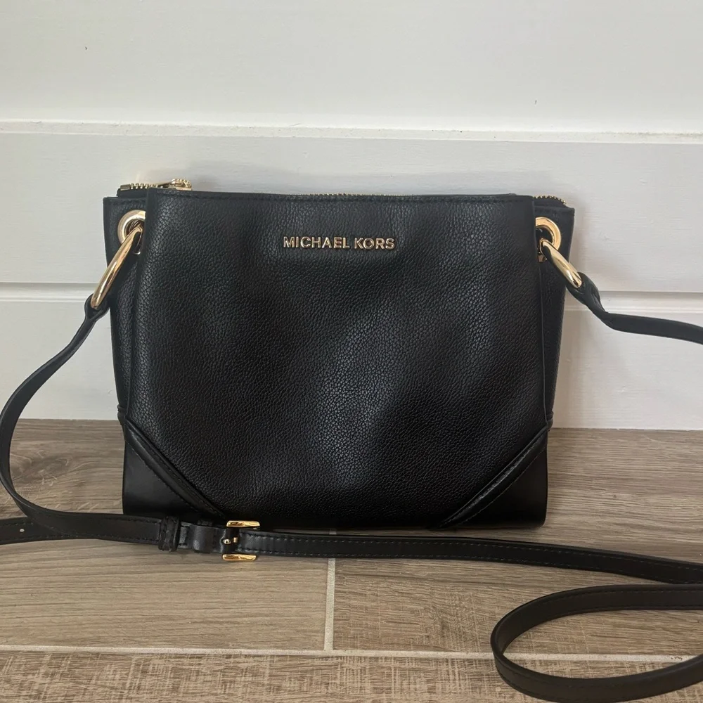 Michael Kors Nicole Black Pebbled Leather Shoulder Bag NWT